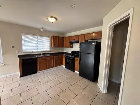 10423 Sand Pass Ln, Houston, TX 77064
