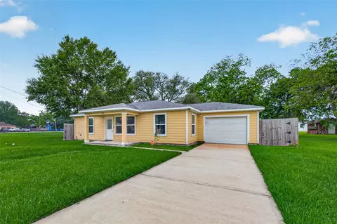 1708 And 1702 Sycamore Ave, Bay City, TX 77414