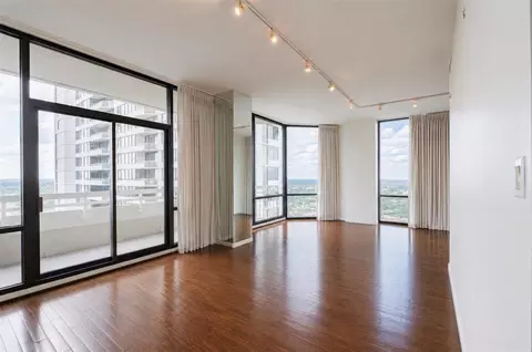 14 Greenway Plz #19P, Houston, TX 77046