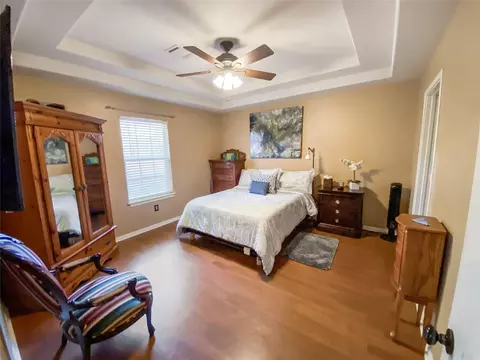 Bedroom - 254 E Sunset Dr, Onalaska, TX 77360 photo 1 of 5