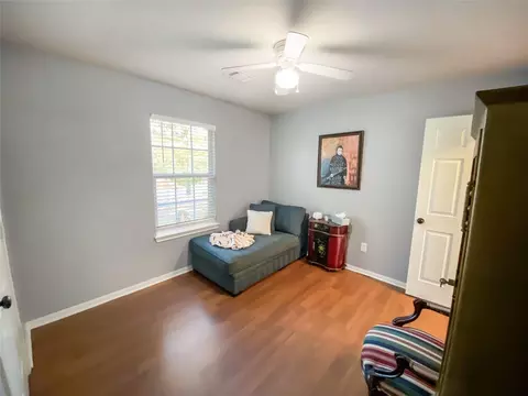 Bedroom - 254 E Sunset Dr, Onalaska, TX 77360 photo 3 of 5