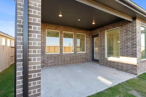 Exterior - 12223 Warbler Dr, Mont Belvieu, TX 77523 photo 3 of 4