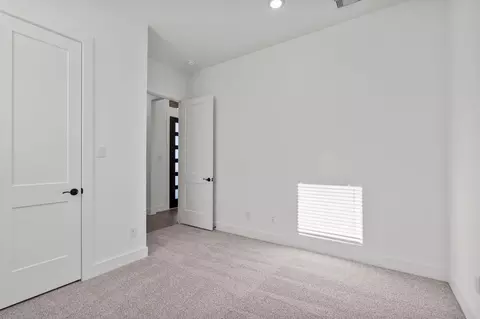 Bedroom - 12223 Warbler Dr, Mont Belvieu, TX 77523 photo 4 of 8