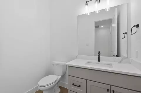 Bath - 12223 Warbler Dr, Mont Belvieu, TX 77523 photo 3 of 6