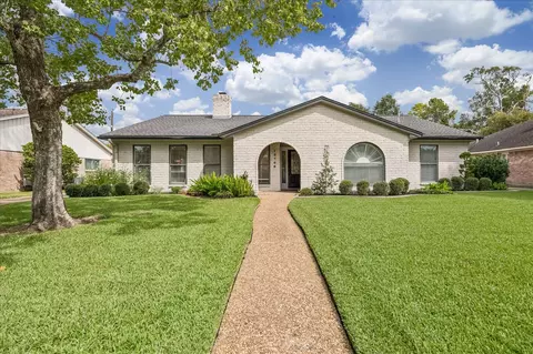 10706 Sugar Hill Dr, Houston, TX 77042