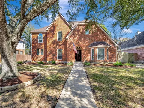 714 Crestwood Dr, El Lago, TX 77586