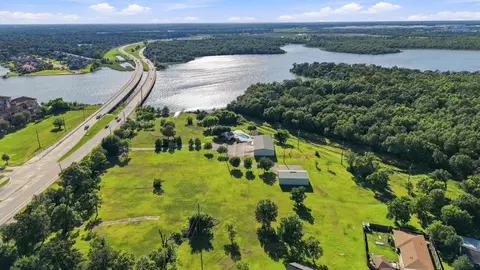 2904 Red Bluff Rd, Seabrook, TX 77586