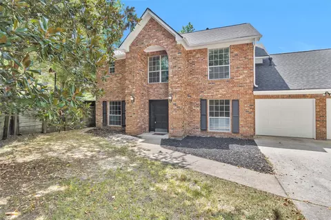 1915 E Lake Dr, Huntsville, TX 77340