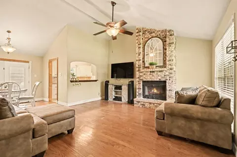 1010 E Belgravia Dr, Pearland, TX 77584