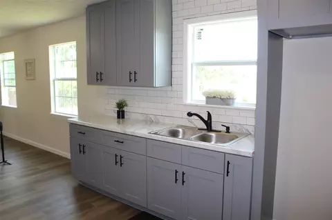 Kitchen - 2547 Bob Mathews St, Bedias, TX 77831 photo 3 of 4