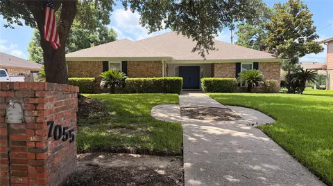 7055 Shanahan Dr, Beaumont, TX 77706