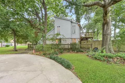 423 Paradise Ln, Montgomery, TX 77356