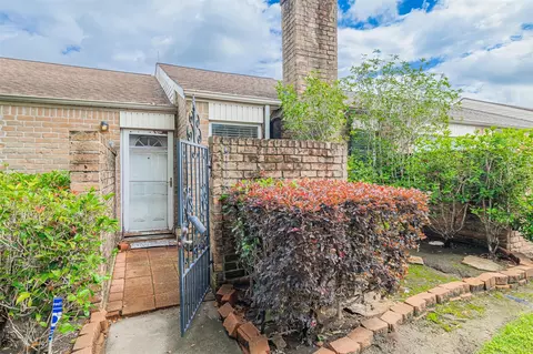 9116 Wilcrest Dr #9116, Houston, TX 77099