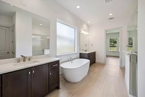 Bath - 15910 Mango Tango Dr, Conroe, TX 77302 photo 3 of 8