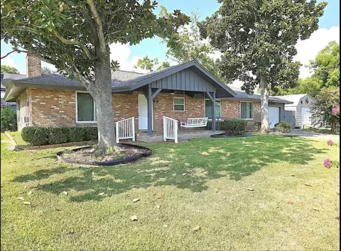 30 N Terrace Dr, Point Blank, TX 77364