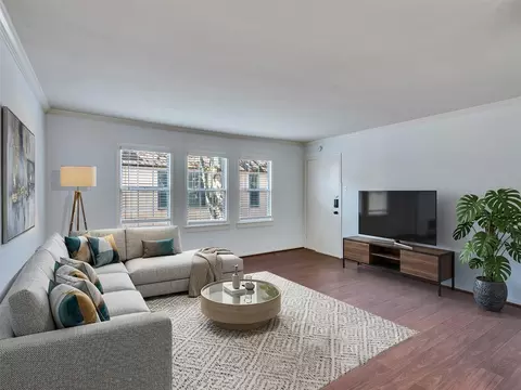5230 Arboles Dr #4, Houston, TX 77035