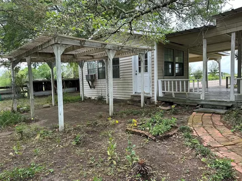 Exterior - 20136 Moriarty Rd, Richards, TX 77873 photo 8 of 12