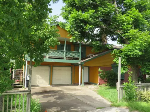 7102 N Highway 6, Hitchcock, TX 77563