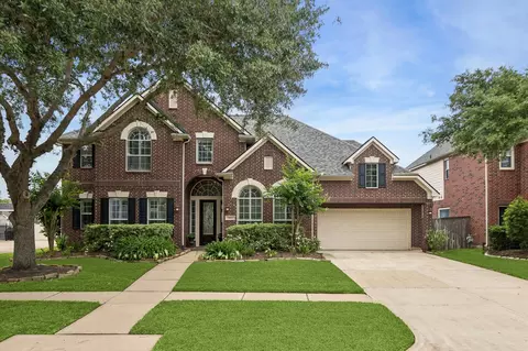 8107 Highland Forest Dr, Sugar Land, TX 77479