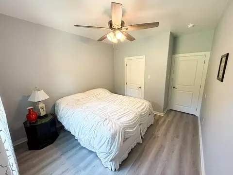 Bedroom - 925 Chuckwagon Trl, Angleton, TX 77515 photo 1 of 2