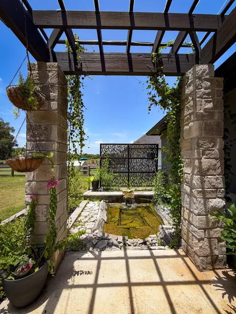 Exterior - 925 Chuckwagon Trl, Angleton, TX 77515 photo 6 of 6
