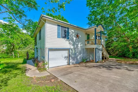 735 Bridgeview Dr, Onalaska, TX 77360 photo 1