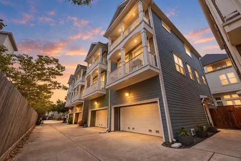 1331 W 24th St #D, Houston, TX 77008