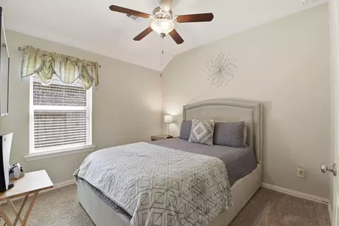 Bedroom - 3811 Oakmist Bend Ln, Spring, TX 77386 photo 3 of 3