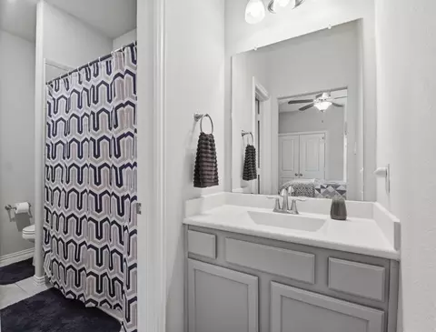 Bath - 3811 Oakmist Bend Ln, Spring, TX 77386 photo 2 of 2