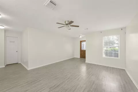 Living - 839 Autumn Point Ln, Spring, TX 77373 photo 2 of 4