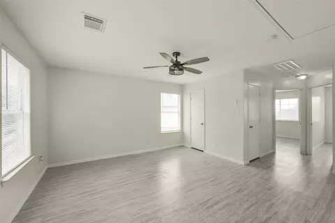 Living - 839 Autumn Point Ln, Spring, TX 77373 photo 3 of 4