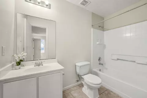 Bath - 839 Autumn Point Ln, Spring, TX 77373 photo 3 of 3