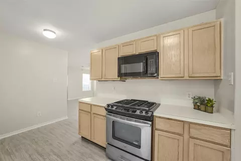 Kitchen - 839 Autumn Point Ln, Spring, TX 77373 photo 4 of 4