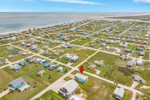 516 Treaty Dr, Surfside Beach, TX 77541
