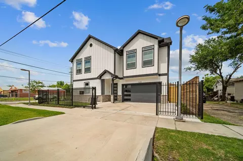 120 Adams St, Houston, TX 77011