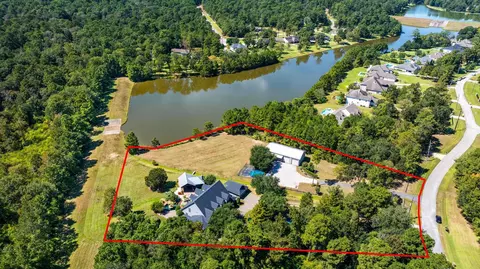 9902 Crestwater Cir, Magnolia, TX 77354