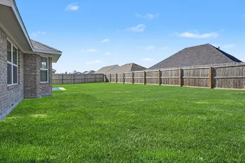 Exterior - 5 Keystone Ct, Angleton, TX 77515 photo 3 of 4