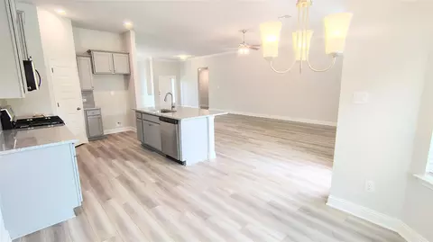 Other - 5 Keystone Ct, Angleton, TX 77515 photo 2 of 7