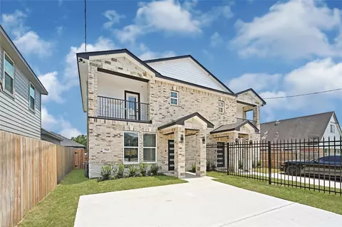 7925 Colonial Ln, Houston, TX 77051