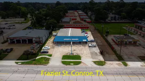 1806 N Frazier St, Conroe, TX 77301