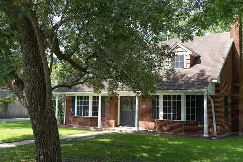 1314 Laurel St, La Marque, TX 77568