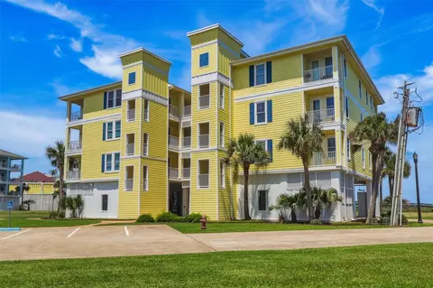 4241 Pointe West Dr #301, Galveston, TX 77554