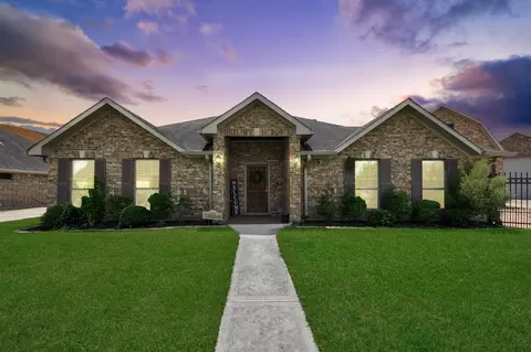 6702 Falcon Rdg, Manvel, TX 77578
