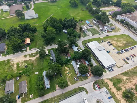 403 Young St, Willis, TX 77378 photo 13