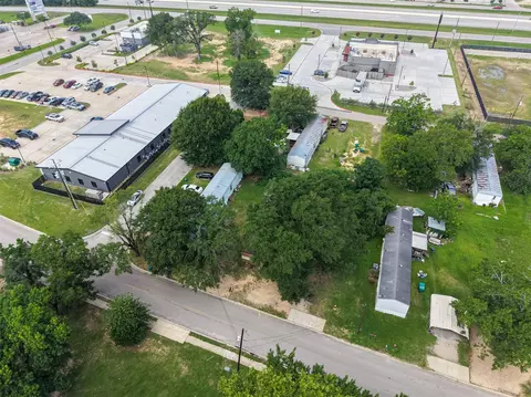 403 Young St, Willis, TX 77378 photo 10