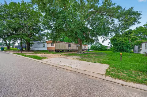 403 Young St, Willis, TX 77378 photo 25