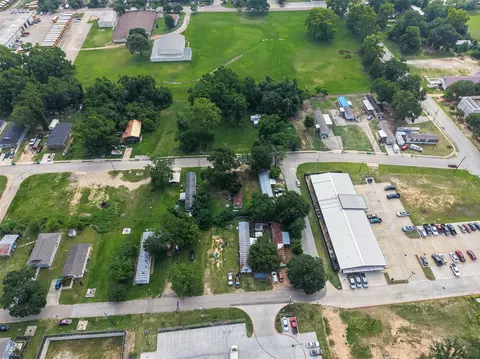 403 Young St, Willis, TX 77378 photo 14