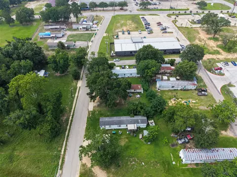 403 Young St, Willis, TX 77378 photo 11