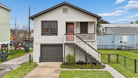 1914 55th St, Galveston, TX 77551