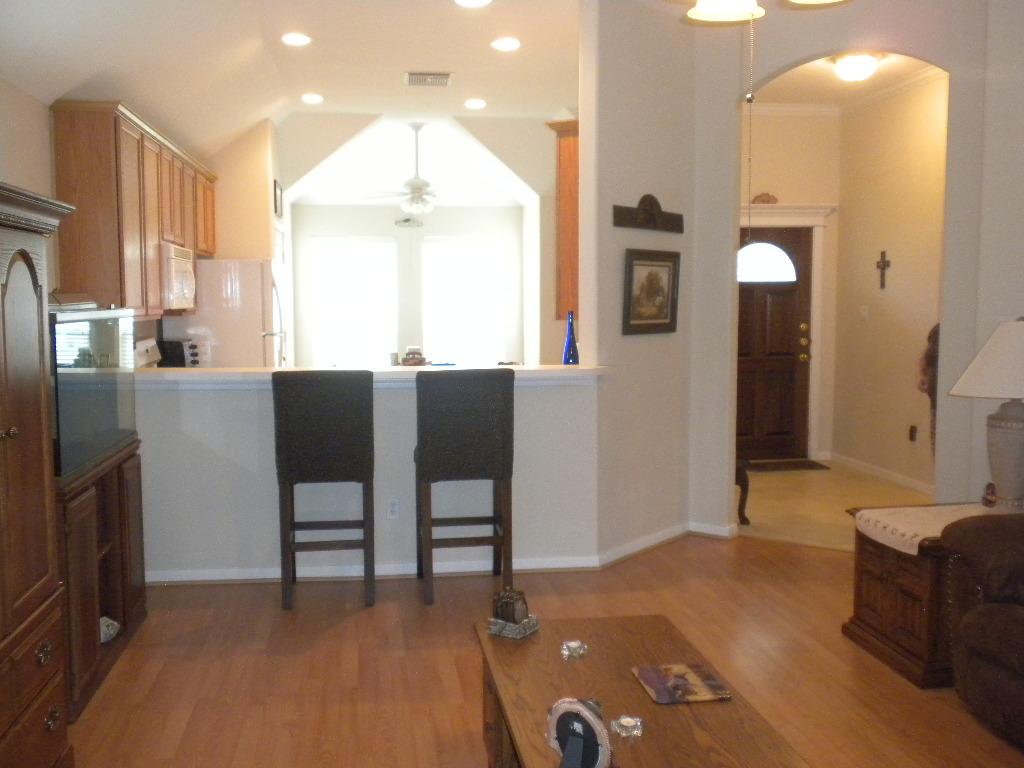 208 Maple Ln, Conroe, TX 77304 photo 1